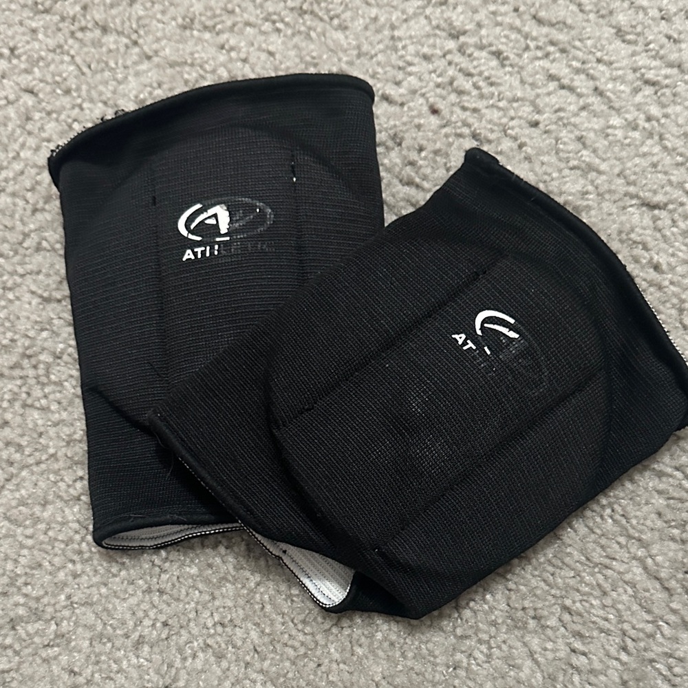 Athletic Works Black Knee Pads